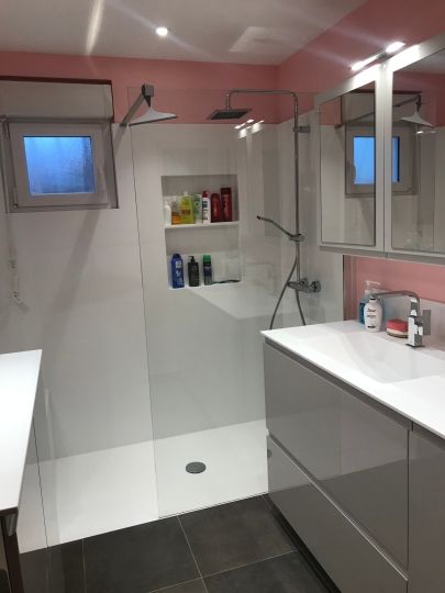 Rénovation complète d'une salle de bains avec tous travaux de second oeuvre - Ardèche