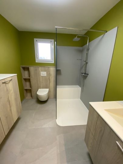 WC suspendu et douche bicolore sans joints - Ardèche